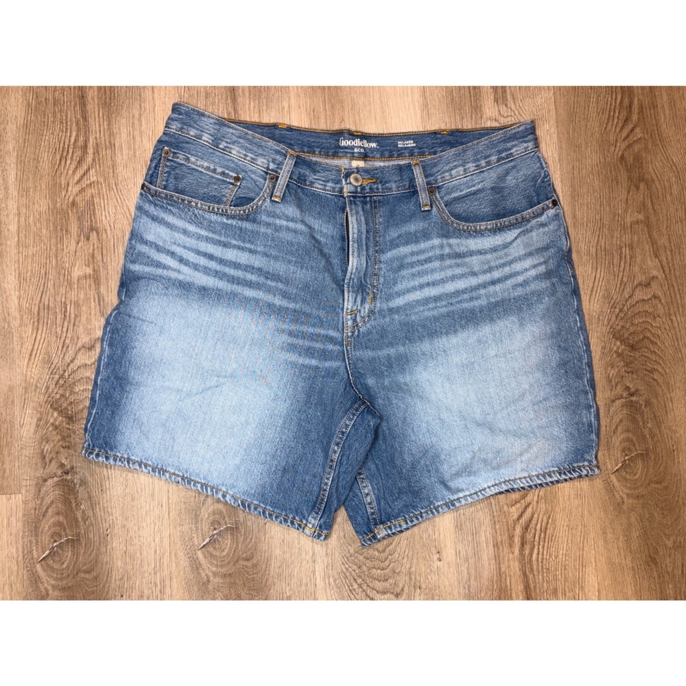 Goodfellow & Co Mens Relaxed Fit Denim Shorts Medium Wash Blue Size 40